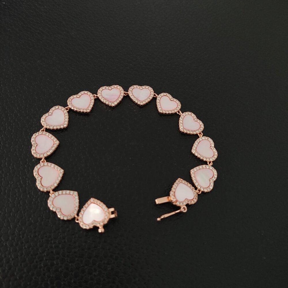 Apm Monaco Romantic Heart-Shaped Pink Mop Bracelet View 4